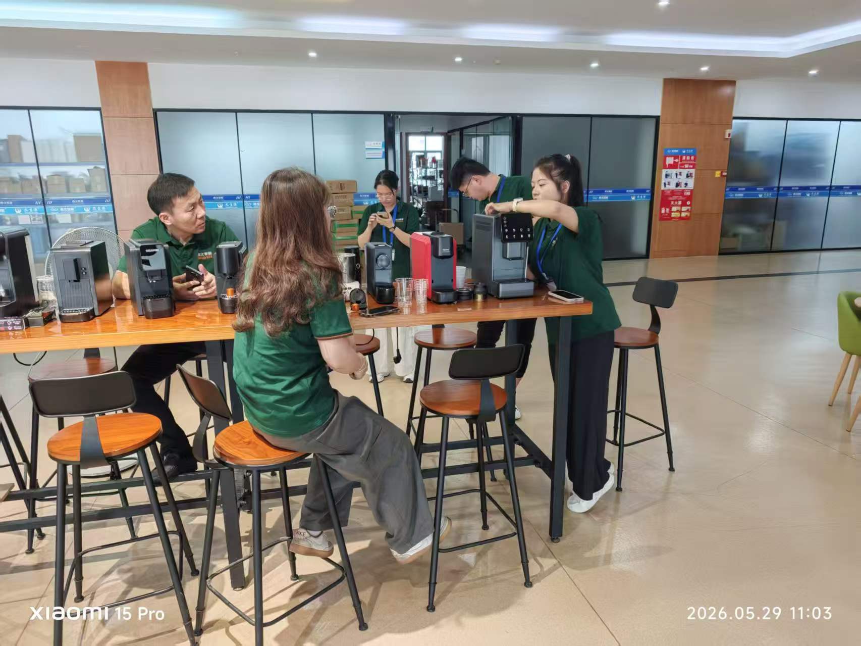 Giunsa ang Pagbansay sa Propesyonal nga Coffee Machine Team Nagpauswag sa Pag-uswag sa Order ug Kalidad sa Serbisyo?